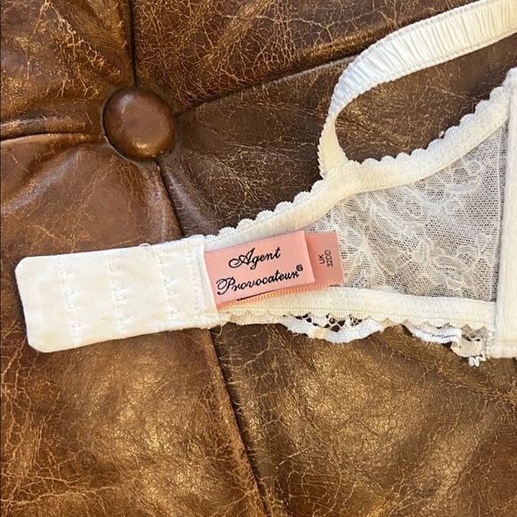 Agent Provocateur white love demi bra - Picture 4 of 12